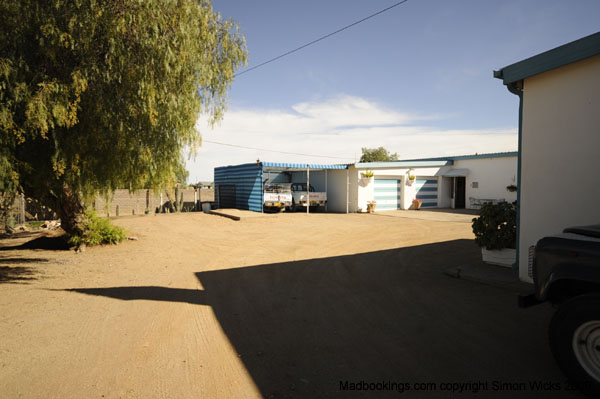 karasburg_self_caterting_15