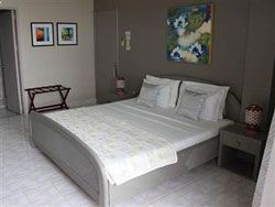 Linaw Beach Resort