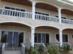 Linaw Beach Resort
