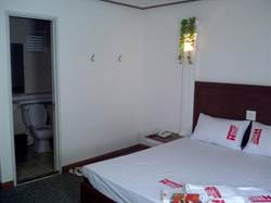 Hilltop Drive-In Hotel