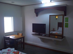 Hilltop Drive-In Hotel