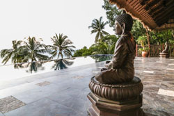 Den Pasar Nasog Beachfront Villa