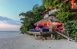 Den Pasar Nasog Beachfront Villa