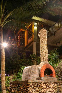 Den Pasar Nasog Beachfront Villa