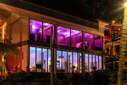 Den Pasar Nasog Beachfront Villa