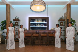 Den Pasar Nasog Beachfront Villa