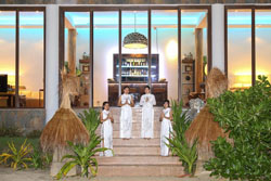 Den Pasar Nasog Beachfront Villa