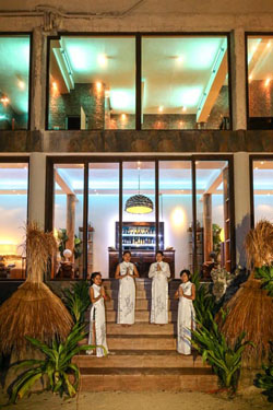 Den Pasar Nasog Beachfront Villa