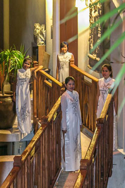 Den Pasar Nasog Beachfront Villa