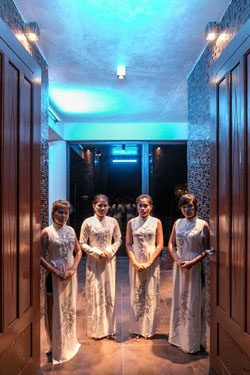 Den Pasar Nasog Beachfront Villa