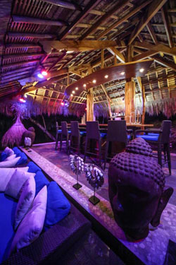 Den Pasar Nasog Beachfront Villa