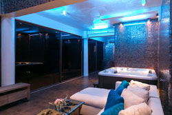 Den Pasar Nasog Beachfront Villa