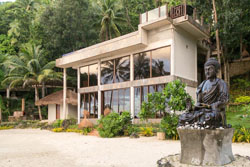 Den Pasar Nasog Beachfront Villa