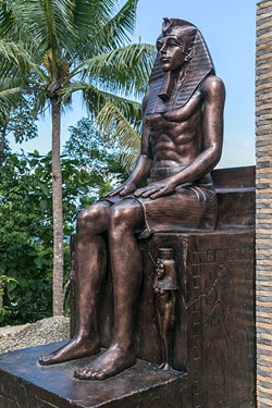 Den Pasar Nasog Beachfront Villa