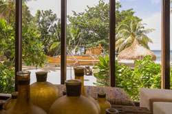 Den Pasar Nasog Beachfront Villa