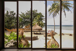 Den Pasar Nasog Beachfront Villa