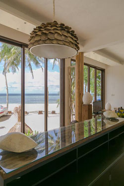 Den Pasar Nasog Beachfront Villa