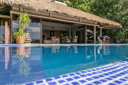 Den Pasar Nasog Beachfront Villa