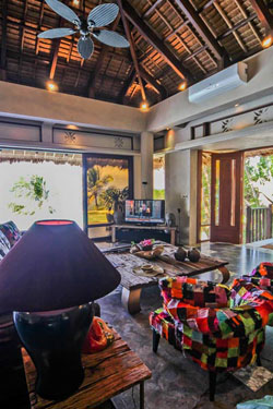 Den Pasar Nasog Beachfront Villa