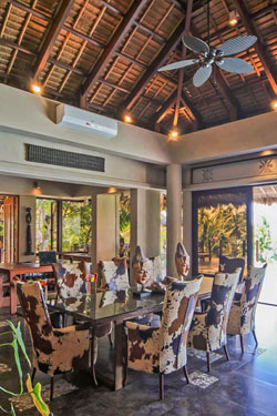 Den Pasar Nasog Beachfront Villa