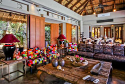 Den Pasar Nasog Beachfront Villa