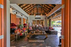 Den Pasar Nasog Beachfront Villa