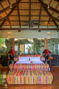 Den Pasar Nasog Beachfront Villa