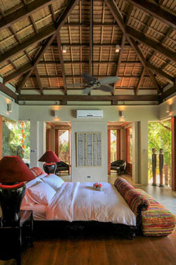 Den Pasar Nasog Beachfront Villa