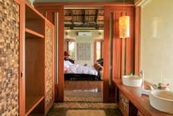 Den Pasar Nasog Beachfront Villa