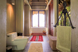 Den Pasar Nasog Beachfront Villa