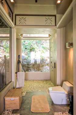 Den Pasar Nasog Beachfront Villa