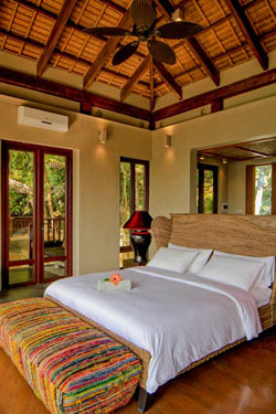 Den Pasar Nasog Beachfront Villa