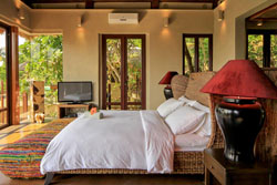 Den Pasar Nasog Beachfront Villa