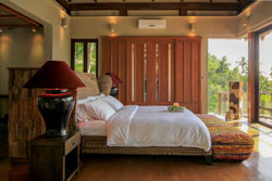 Den Pasar Nasog Beachfront Villa