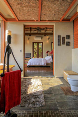 Den Pasar Nasog Beachfront Villa