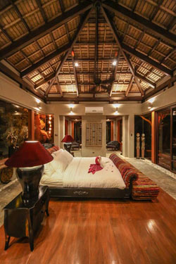 Den Pasar Nasog Beachfront Villa