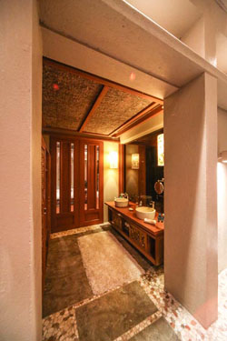 Den Pasar Nasog Beachfront Villa