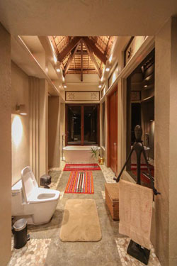 Den Pasar Nasog Beachfront Villa