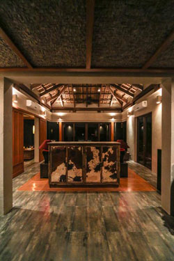 Den Pasar Nasog Beachfront Villa