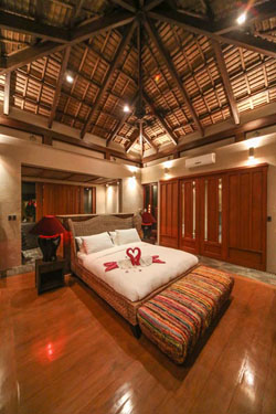 Den Pasar Nasog Beachfront Villa