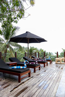 Den Pasar Nasog Beachfront Villa