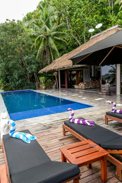 Den Pasar Nasog Beachfront Villa