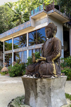 Den Pasar Nasog Beachfront Villa