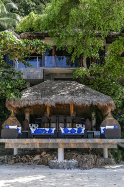 Den Pasar Nasog Beachfront Villa