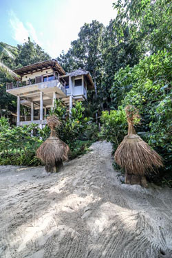 Den Pasar Nasog Beachfront Villa