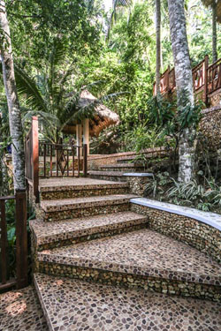 Den Pasar Nasog Beachfront Villa