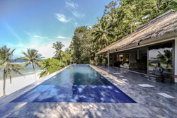 Den Pasar Nasog Beachfront Villa