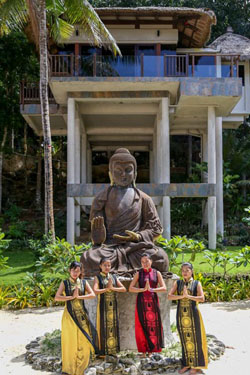 Den Pasar Nasog Beachfront Villa