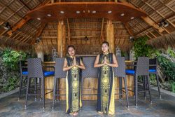 Den Pasar Nasog Beachfront Villa