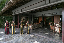 Den Pasar Nasog Beachfront Villa